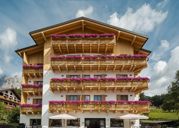 Camina Suite And Spa Cortina dʼAmpezzo